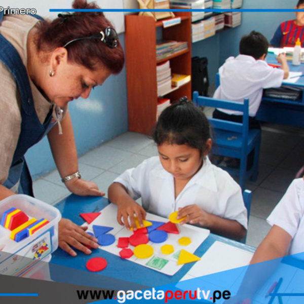 Bono de S/ 380 para docentes y auxiliares