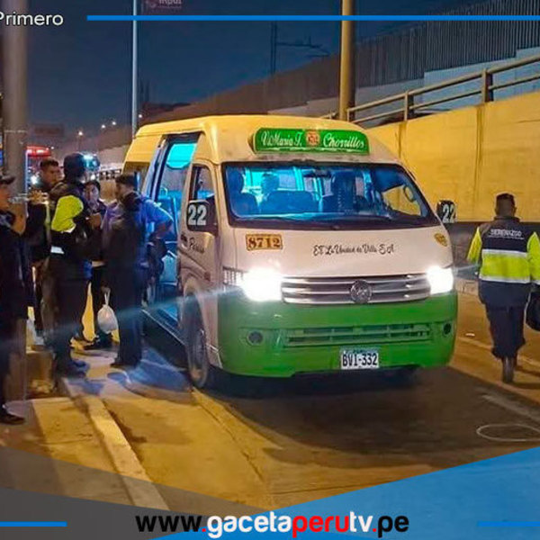 Ataque a combi deja dos muertos en plena vía pública