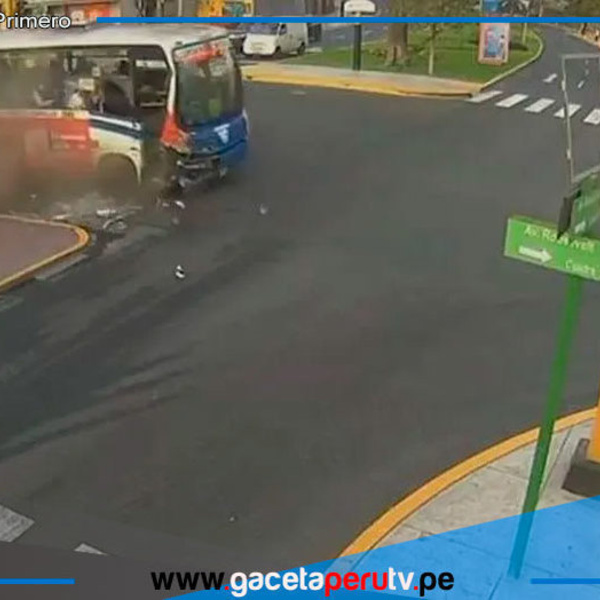 Cuatro personas heridas en choque de bus y camioneta en Miraflores