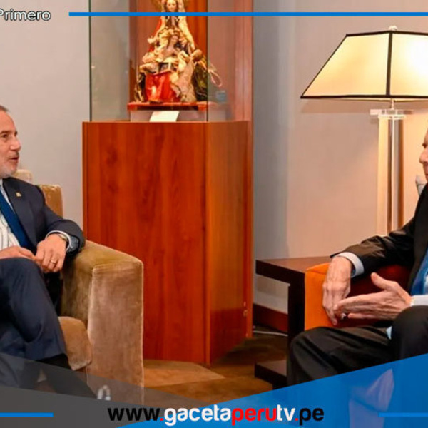 Dina Boluarte otorga Orden del Sol a González Urrutia