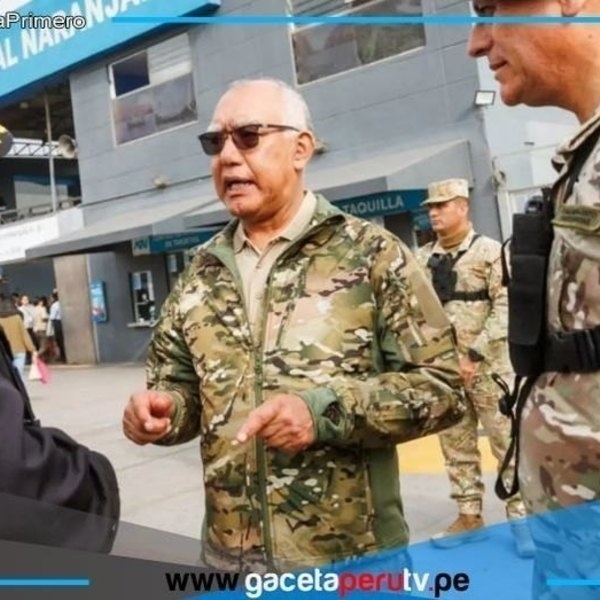 Ministro Díaz Peche inspecciona puesto de comando en Villa María