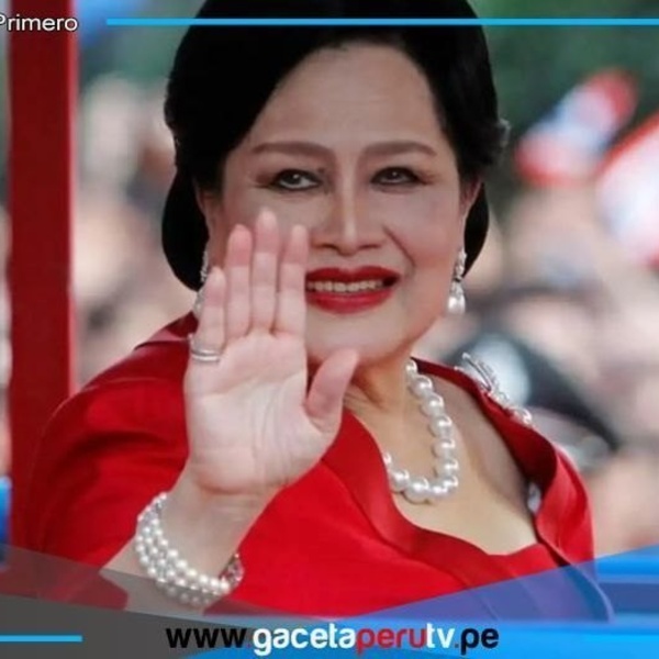 Fallece la reina madre Sirikit a los noventa y tres años