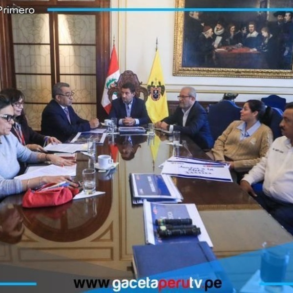Alcalde y ministro coordinan acciones para nuevo tren metropolitano