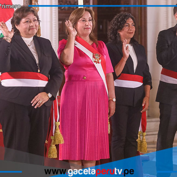 Dina Boluarte juramenta a tres nuevos ministros de Estado