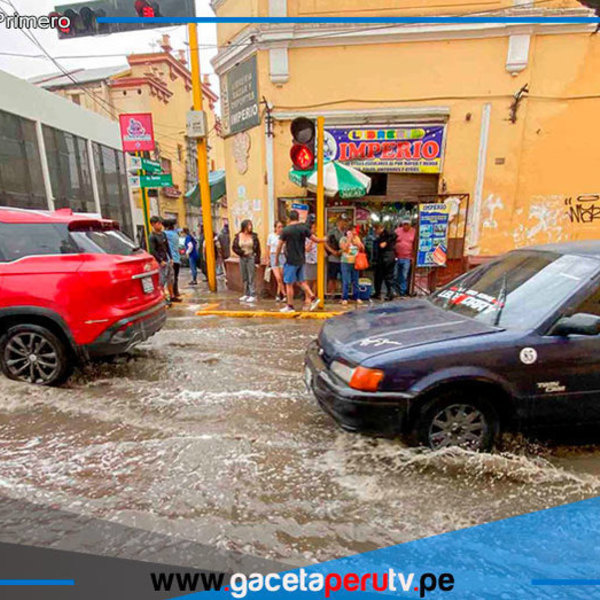 Lluvias torrenciales colapsan servicios y viviendas en Ica