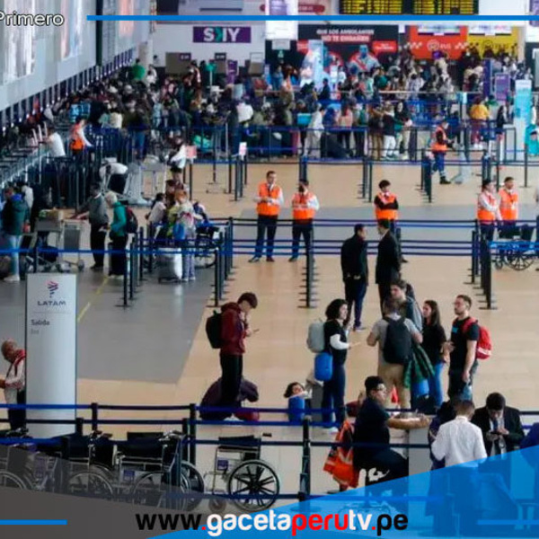 Más de 100 peruanos deportados llegan a Lima desde EE.UU.