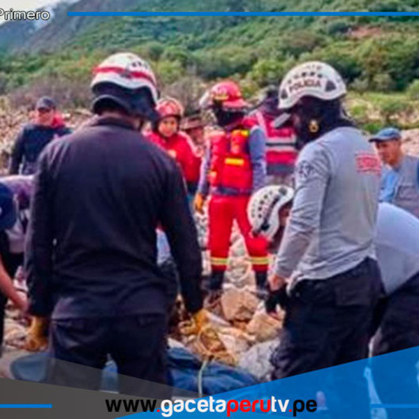 Brigadistas del Minsa atienden a afectados por huaico