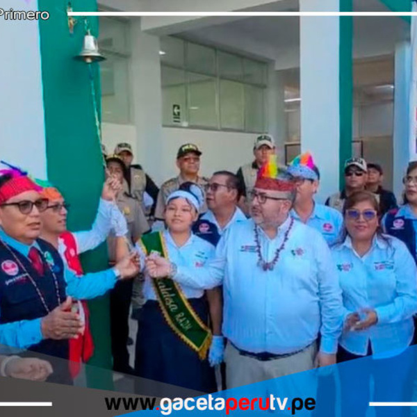 Más de 300,000 estudiantes de región Lima retornan a labores educativas