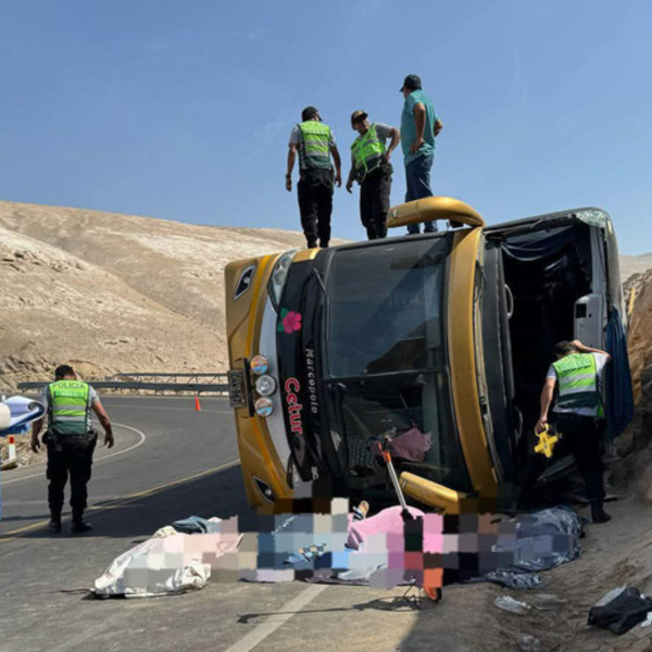 Despiste de ómnibus en la costanera: cuatro fallecidos y 37 heridos