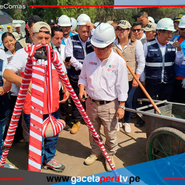 Colocan primera piedra para hospital en Collique - Comas