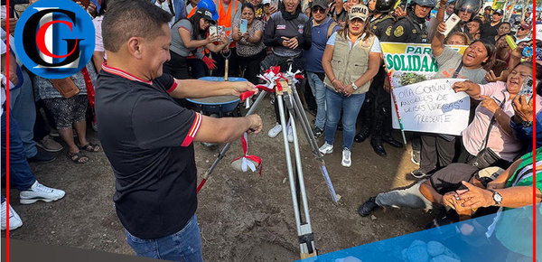 Comas inicia obra de Plaza de Armas y parque