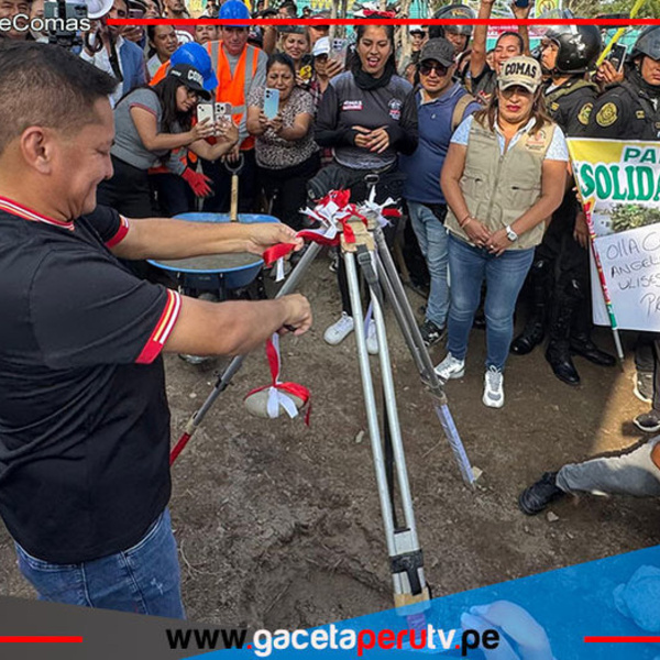 Comas inicia obra de Plaza de Armas y parque