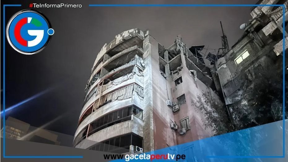Imagen del 1 de abril de 2025 muestra un edificio destruido tras ataque israelí en el sur de Beirut. Ibrahim Amro/AFP/Getty Images