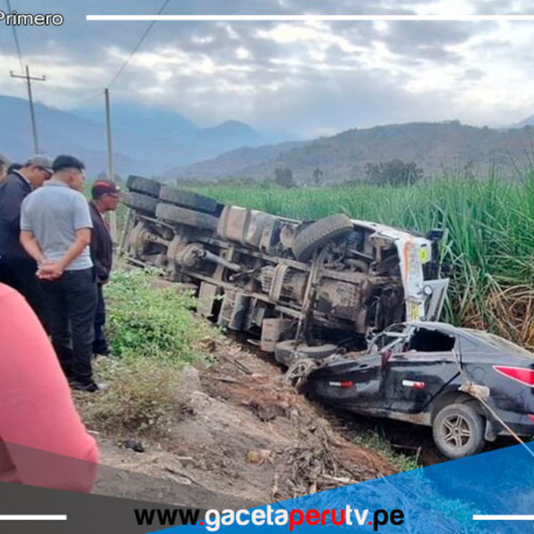 Trujillo: Choque frontal entre volquete y auto en Simbal deja cinco muertos 