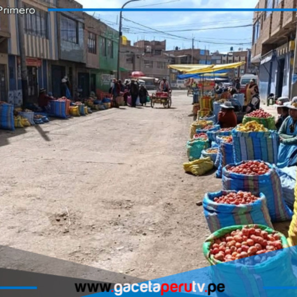 Comerciantes de Puno ofrecen productos por Semana Santa