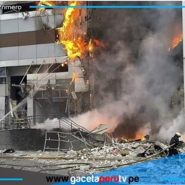 Tres muertos y más de 30 heridos tras ataque ruso en Dnipró.
