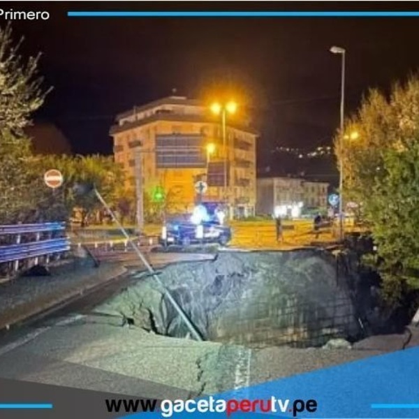 El mal tiempo provoca socavón mortal que arrastra a padre e hijo en Véneto - Italia. 