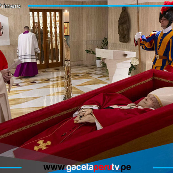 El Vaticano difunde imágenes del Papa Francisco fallecido