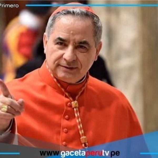 Cardenal Becciu desiste de cónclave tras directiva del Vaticano 