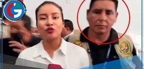 Policía agrede a periodista en vivo durante cobertura en Pucallpa