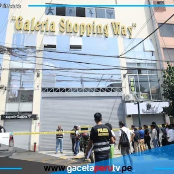 Galería Shopping Way en Jesús María, donde delincuentes armados asaltaron siete joyerías y dejaron herido al vigilante durante la madrugada.
