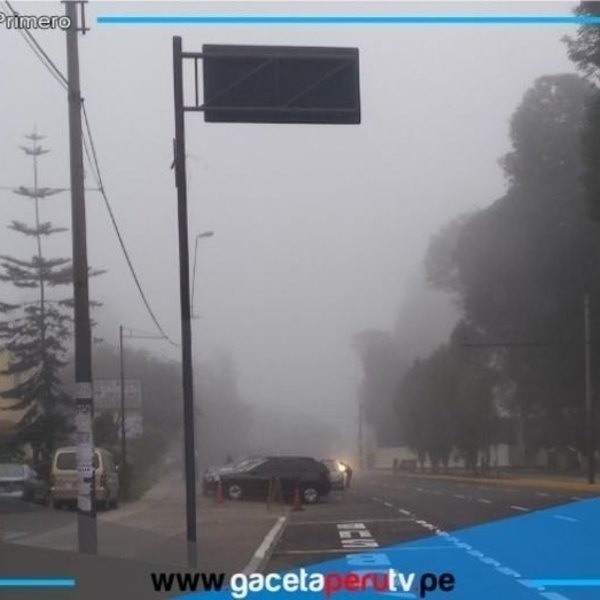  Lima amanece con cielo gris, neblina intensa y alta humedad 