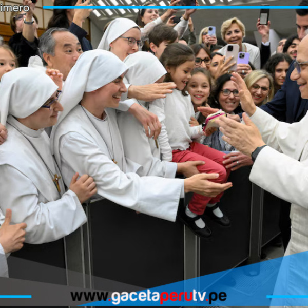 León XIV destaca su experiencia misionera en Perú ante la curia