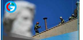 "Habemus" chimenea, la otra protagonista del cónclave ya corona la Capilla Sixtina