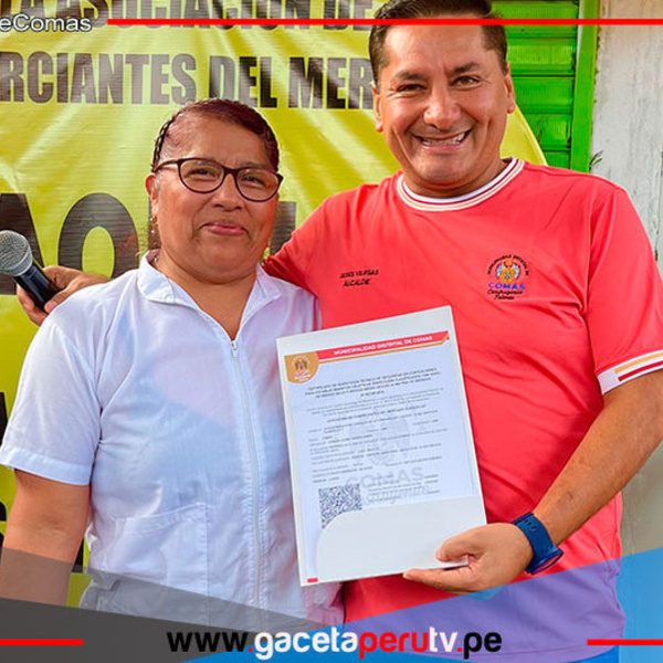Municipio de Comas entregó certificados y licencias a 130 emprendedores
