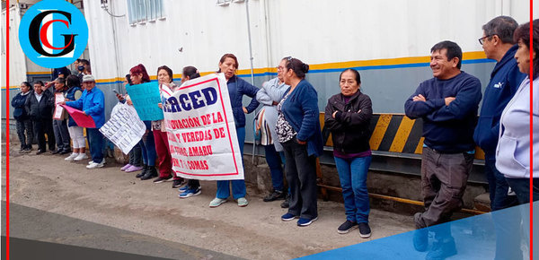 Padres protestan contra hospital que ocupa parque escolar seguro en Comas
