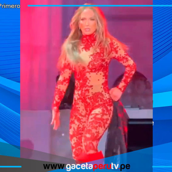 Jennifer López canta en español y conmueve a su público