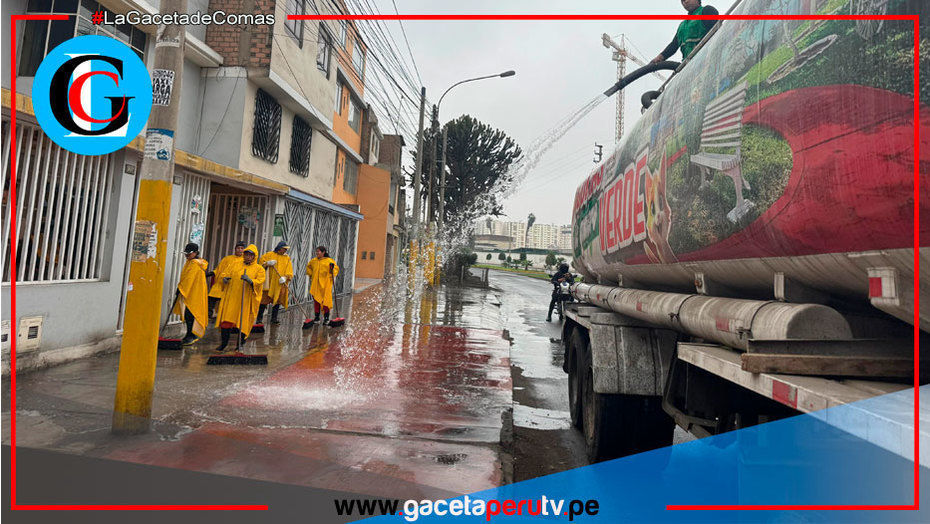 Ulises Villegas continúa desinfectando calles en todo Comas