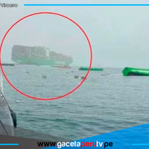 Cerrado Puerto del Callao tras caída de unos cincuenta contenedores