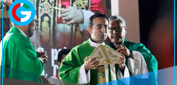 Parroquia San José Obrero recibe mitra enviada desde el Vaticano
