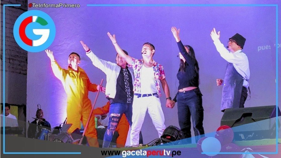 Reclusos del penal de Lurigancho presentan musical artístico
