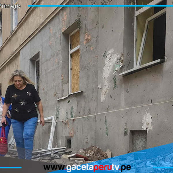 Ataque ruso destruye guardería y daña edificios civiles en Leópolis