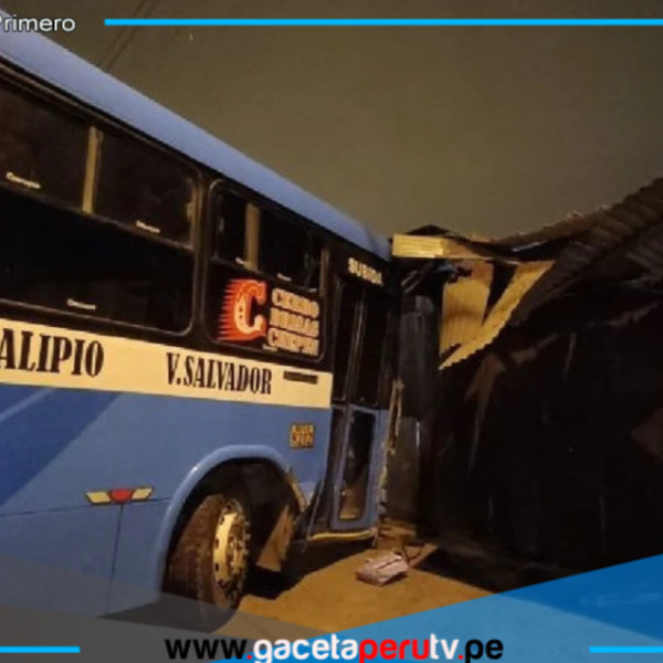 Bus pierde control y se empotra contra vivienda en VES