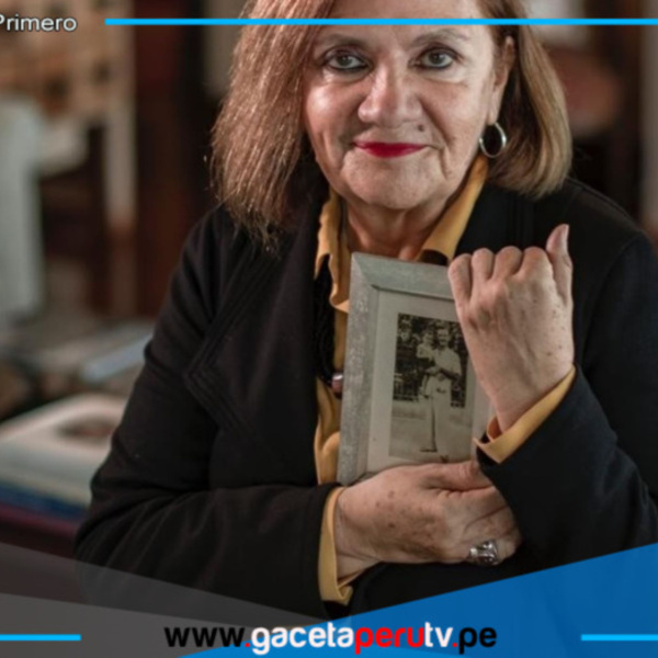 Escritoras peruanas se reúnen para homenajear a Carmen McEvoy 