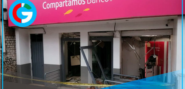 Delincuentes hacen explotar cajero automático y destruyen cooperativa en Ate