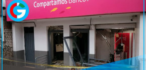 Delincuentes hacen explotar cajero automático y destruyen cooperativa en Ate