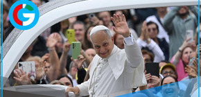 Papa León XIV celebra sus 70 años con multitudinario Ángelus y mensajes internacionales de paz