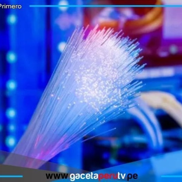 Nueva fibra hueca multiplica mil veces potencia de internet