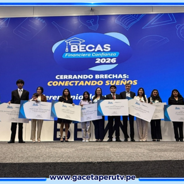 Diez jóvenes peruanos hijos de emprendedores vulnerables reciben becas de Financiera Confianza
