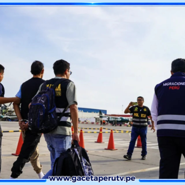 Detienen a funcionarios y policías por presunto tráfico de migrantes
