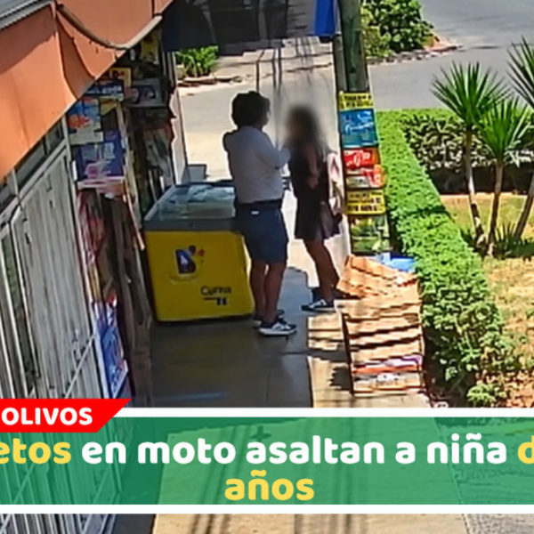 Sujetos en moto asaltan a niña de 13 años