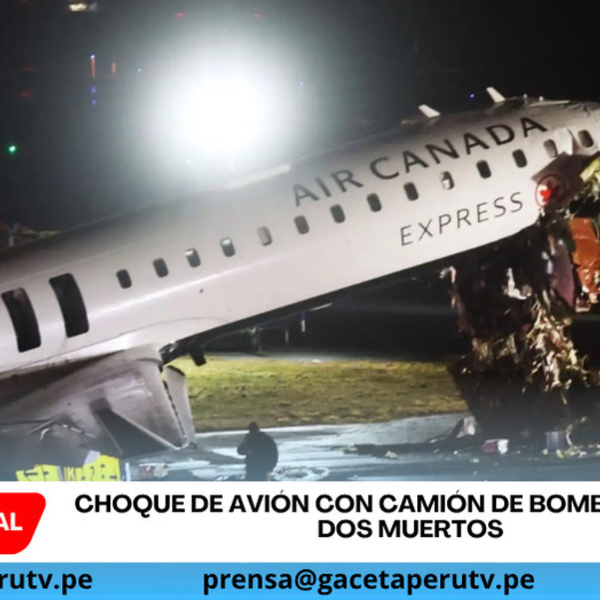 Choque de avión con camión de bomberos deja dos muertos