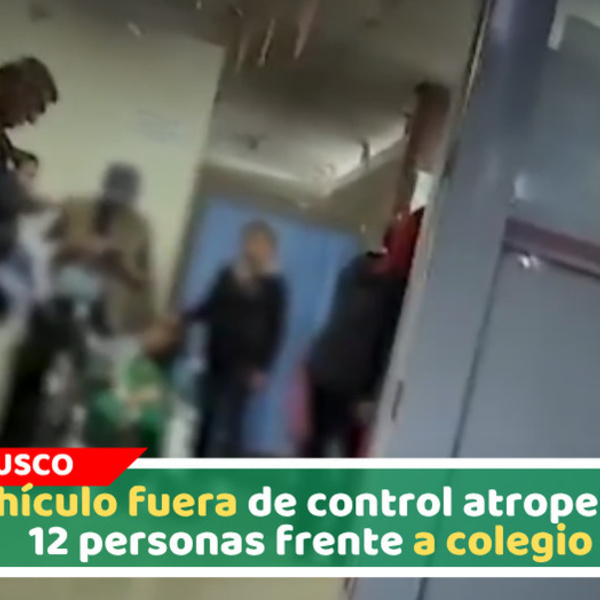 Vehículo fuera de control atropella a 12 personas frente a colegio