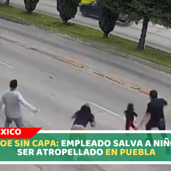 Empleado de supermercado salva a un niño que corrió hacia una avenida en Puebla